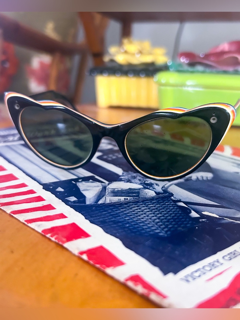 Vintage Cat Eye Sunglasses | 1940s 1950s | Black Multi | Pinup Rockabilly